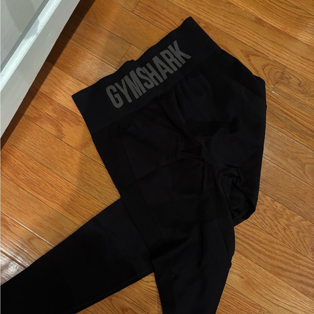 Black gymshark Size Small leggings